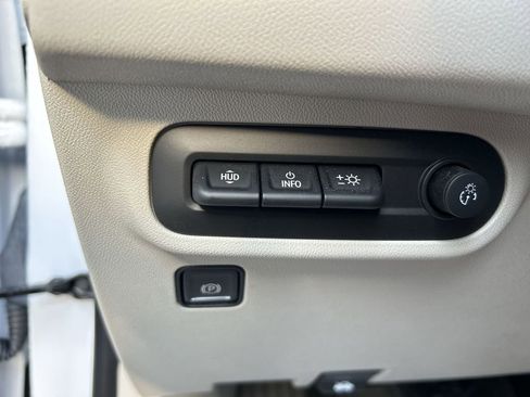 Used 2023 GMC Terrain Denali image 18