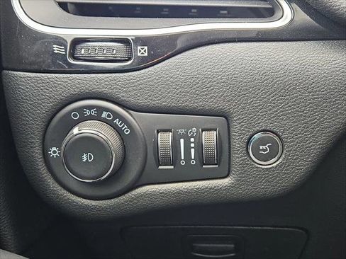 Certified 2023 Jeep Cherokee Altitude Lux w/ Lux Elite Package AWD/4WD image 21