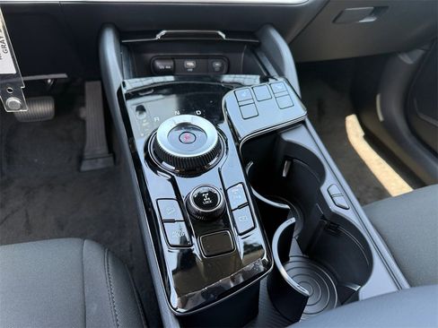 New 2025 Kia Sportage LX image 11