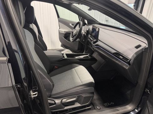 Used 2023 Volkswagen ID.4 S image 17