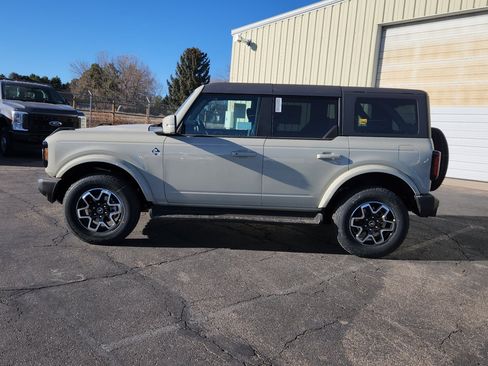 New 2025 Ford Bronco Outer Banks image 5