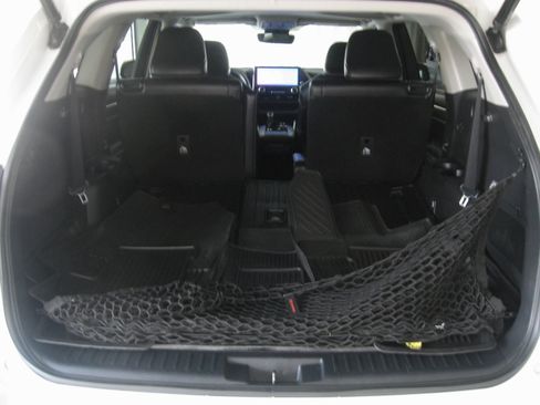 Used 2023 Toyota Highlander Limited image 23