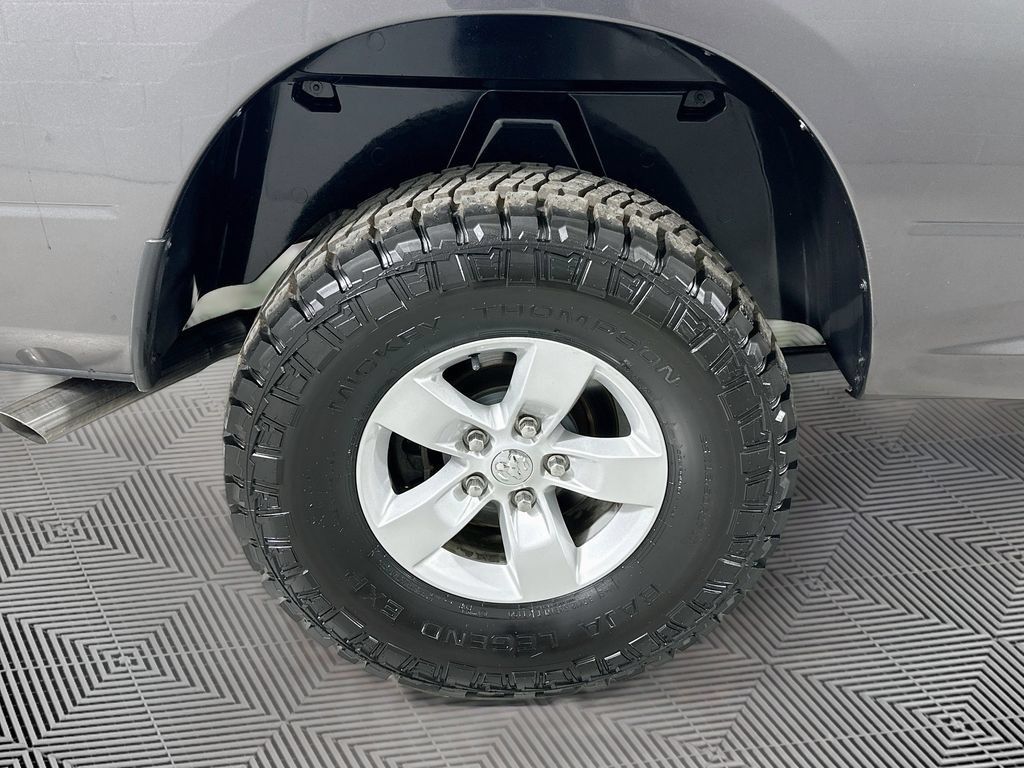Used 2019 RAM 1500 Classic SLT AWD/4WD image 28
