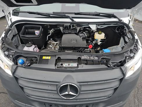 New 2025 Mercedes-Benz Sprinter 2500 image 10