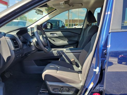 Certified 2024 Nissan Rogue SV FWD image 20