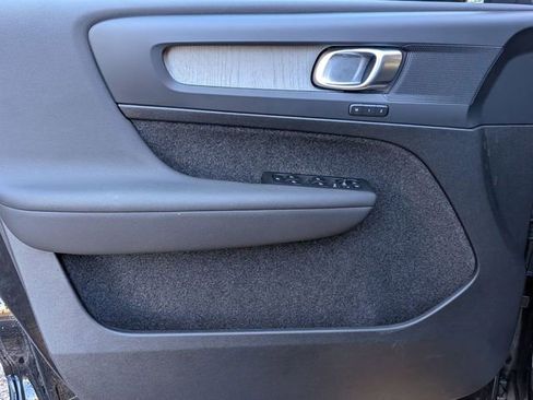 Used 2025 Volvo XC40 B5 Plus w/ Protection Package Premier image 23