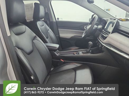 Used 2022 Jeep Compass Latitude image 32