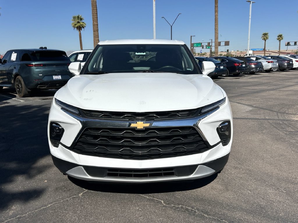 Used 2025 Chevrolet Blazer LT FWD image 3