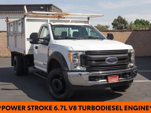 Used 2017 Ford F550 2WD Regular Cab Super Duty image 3