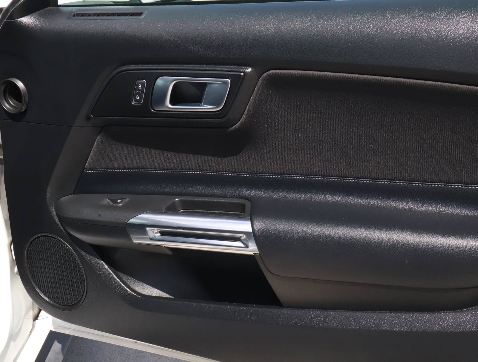 Used 2020 Ford Mustang Coupe RWD image 13