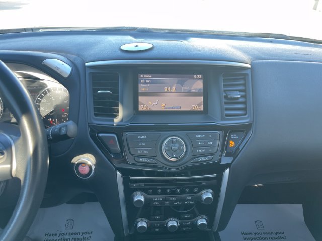 Used 2015 Nissan Pathfinder SV FWD image 12