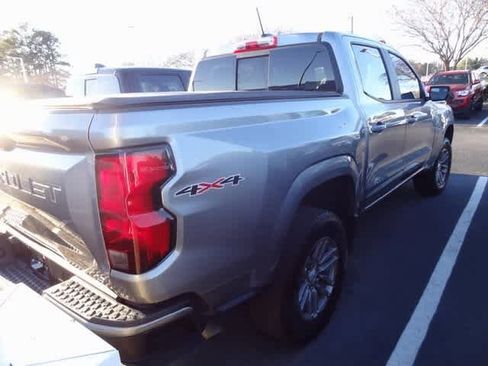 Used 2024 Chevrolet Colorado LT w/ LT Convenience Package image 5