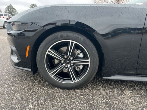 Used 2025 Ford Mustang Coupe image 32