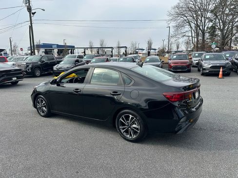 Used 2024 Kia Forte LXS image 4