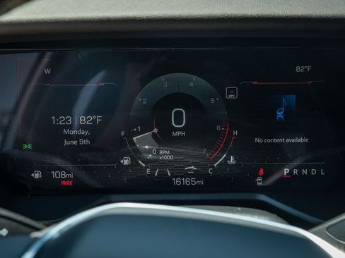 Used 2024 GMC Acadia Denali image 16