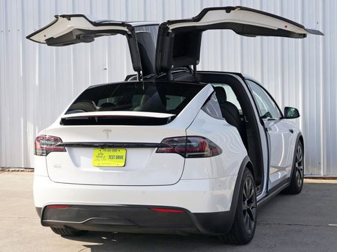 Used 2023 Tesla Model X image 52