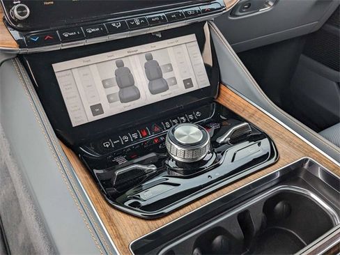 New 2024 Jeep Grand Wagoneer Series III image 18