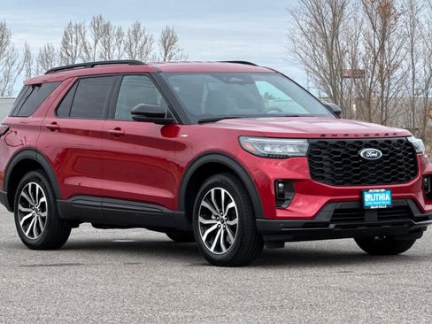 Certified 2025 Ford Explorer ST-Line image 9