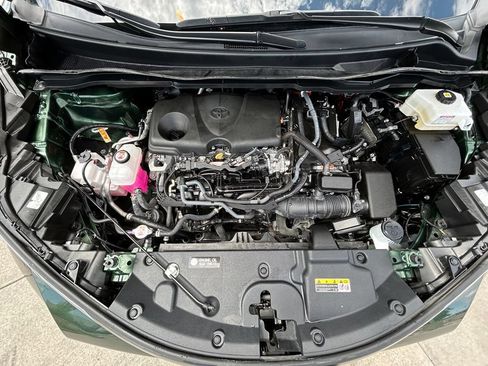 Used 2025 Toyota Sienna LE FWD image 32