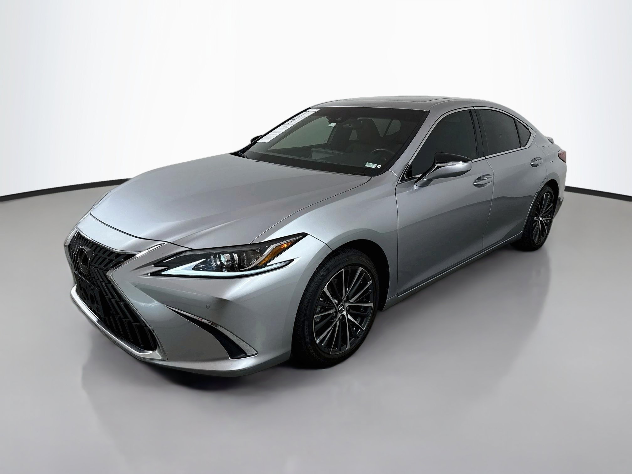 Used 2024 Lexus ES 350 w/ Premium Package FWD image 3