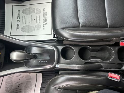 Used 2021 Chevrolet Trax LT w/ Premium Seat Package image 18