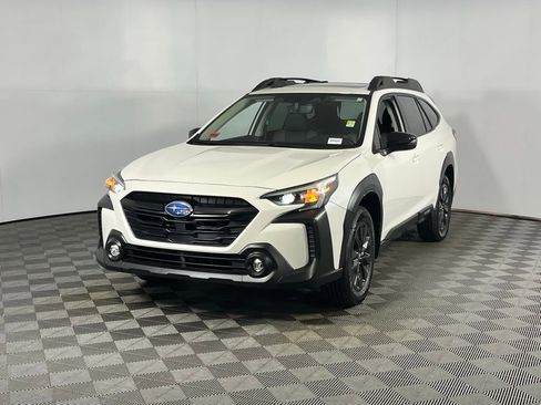 Used 2023 Subaru Outback Onyx Edition image 4