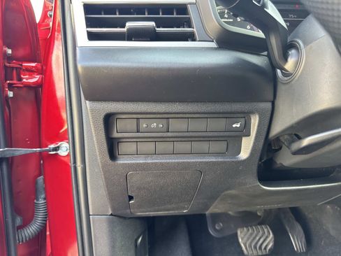 Used 2022 Mitsubishi Outlander SE image 20