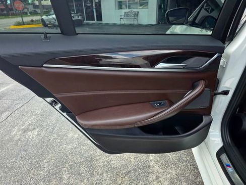 Used 2018 BMW 540i RWD image 16