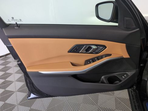 Used 2025 BMW 330i Sedan w/ Convenience Package image 10