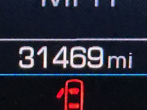 Used 2023 GMC Acadia SLE w/ Driver Convenience Package image 16