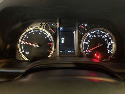 Used 2024 Toyota 4Runner TRD Off-Road Premium w/ Moonroof Package AWD/4WD image 17