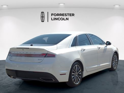 Used 2017 Lincoln MKZ Premiere FWD image 3