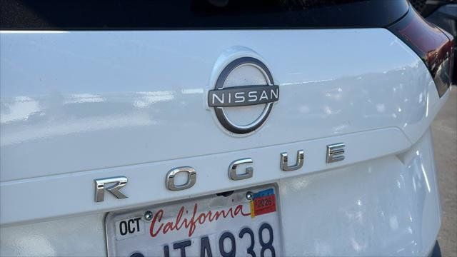 Used 2023 Nissan Rogue S FWD image 7
