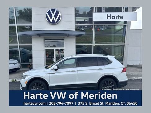 Certified 2023 Volkswagen Tiguan SE w/ Panoramic Sunroof Package AWD/4WD image 1