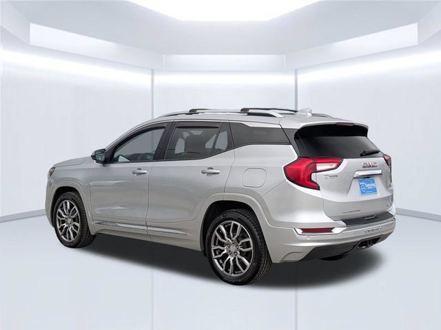Used 2022 GMC Terrain Denali AWD/4WD image 3