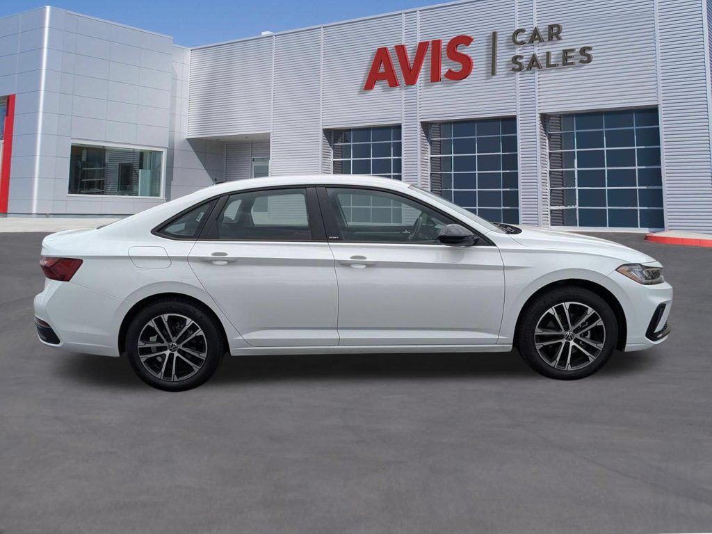 Used 2025 Volkswagen Jetta Sport FWD image 5