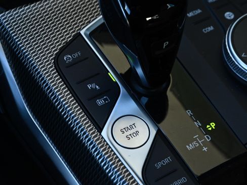 Used 2022 BMW 330e w/ M Sport Package image 17