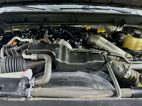 Used 2015 Ford F250 King Ranch w/ King Ranch w/Chrome Package image 32