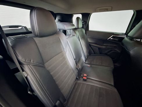 Used 2023 Mitsubishi Outlander SE FWD image 27