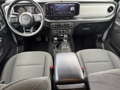 Used 2024 Jeep Wrangler Unlimited Sport AWD/4WD image 25