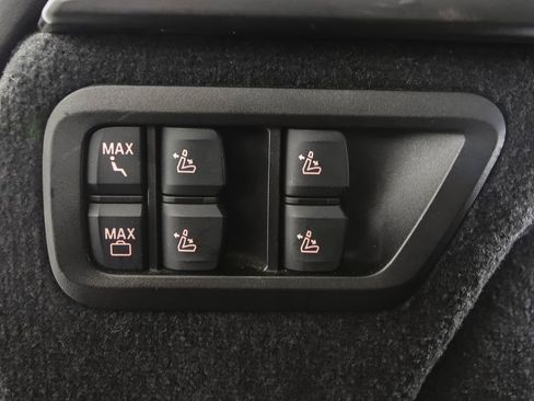 Used 2024 BMW X7 xDrive40i w/ Executive Package image 23