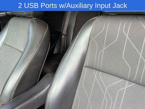 Used 2019 Chevrolet Trax LT w/ LT Convenience Package FWD image 9