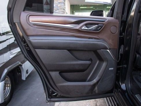 Used 2021 GMC Yukon Denali w/ Denali Premium Package image 21