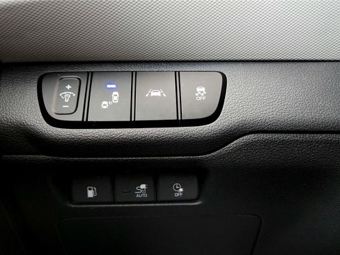 Used 2020 Hyundai Ioniq SEL image 32