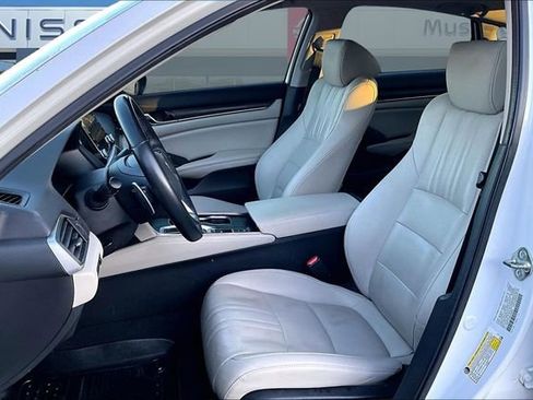 Used 2019 Honda Accord Touring image 18