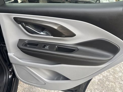 Used 2023 GMC Terrain SLE w/ Driver Convenience Package image 23