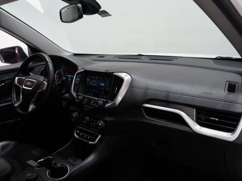 Used 2024 GMC Terrain SLT image 18