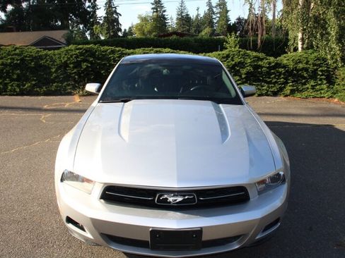 Used 2010 Ford Mustang Premium RWD image 12