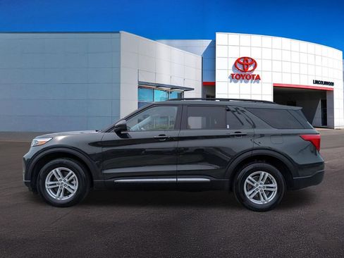 Used 2023 Ford Explorer XLT w/ Equipment Group 202A AWD/4WD image 13