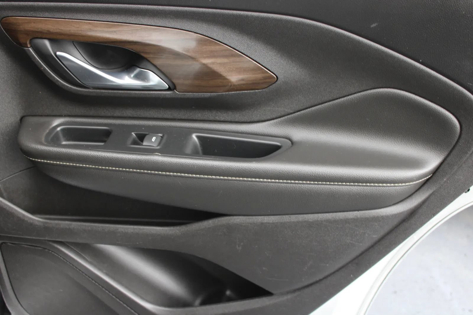 Used 2019 GMC Terrain Denali w/ Advanced Safety Package FWD image 27